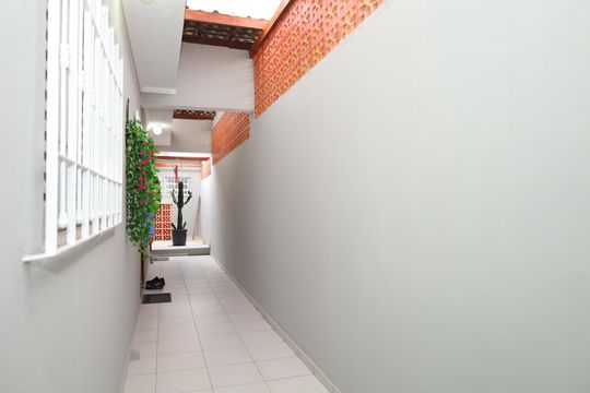 Corredor de casa à venda com 2 quartos, 123m² em Parque Cruzeiro do Sul, São Paulo
