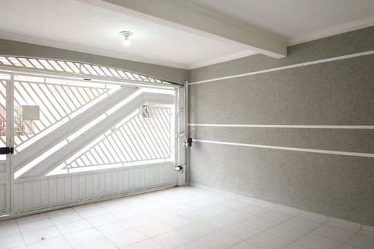 Garagem de casa à venda com 2 quartos, 123m² em Parque Cruzeiro do Sul, São Paulo