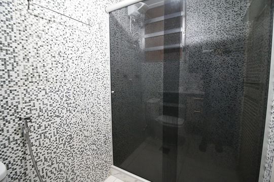 Banheiro de apartamento à venda com 3 quartos, 72m² em Taquara, Rio de Janeiro