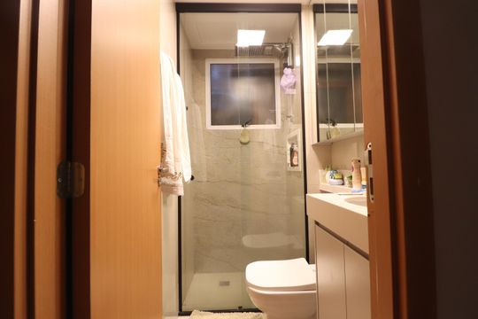 Banheiro Social de apartamento para alugar com 2 quartos, 65m² em Jardim Holanda, Uberlândia