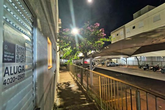 Plaquinha de apartamento para alugar com 2 quartos, 65m² em Jardim Holanda, Uberlândia