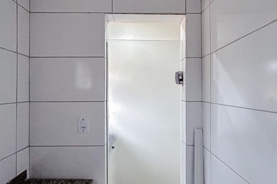 Banheiro de kitnet/studio para alugar com 1 quarto, 18m² em Vila Matilde, São Paulo