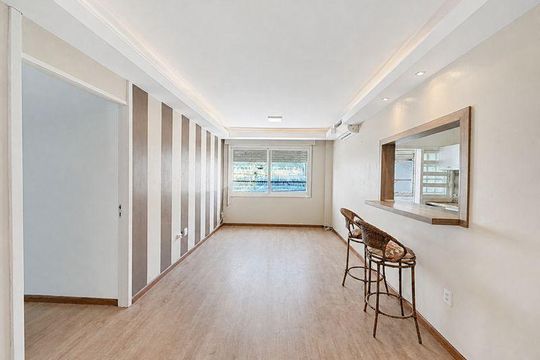 Sala de apartamento para alugar com 2 quartos, 82m² em Petrópolis, Porto Alegre