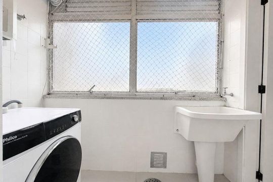 Área de serviço de apartamento para alugar com 2 quartos, 82m² em Petrópolis, Porto Alegre