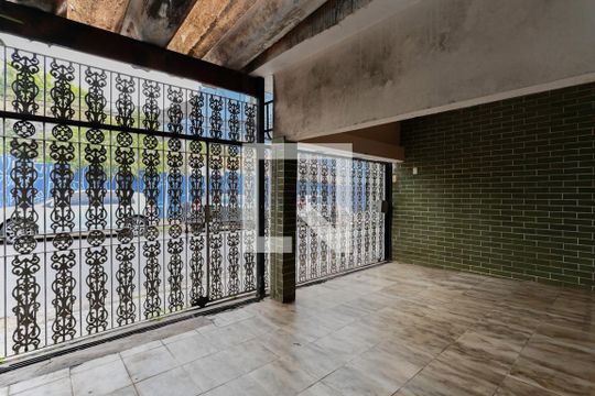 Garagem (casa 2) de casa à venda com 4 quartos, 120m² em Lauzane Paulista, São Paulo