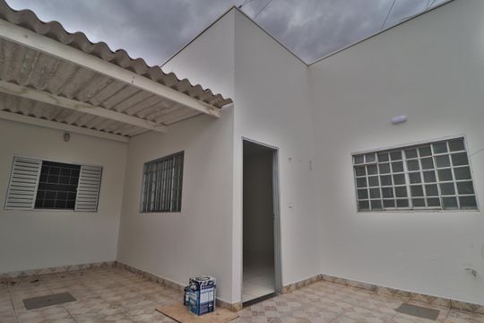 Garagem de casa para alugar com 2 quartos, 50m² em Santa Mônica, Uberlândia