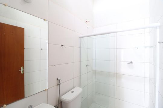 Banheiro Social de casa para alugar com 2 quartos, 50m² em Santa Mônica, Uberlândia
