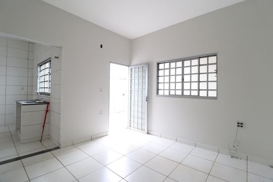 Casa para alugar com 2 quartos, 50m² em Santa Mônica, Uberlândia