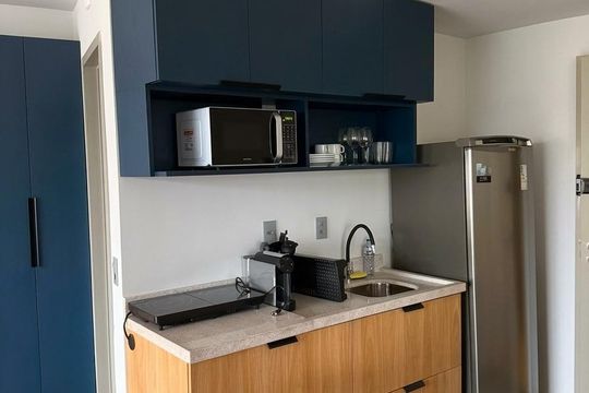Cozinha de kitnet/studio à venda com 1 quarto, 40m² em Barra da Tijuca, Rio de Janeiro