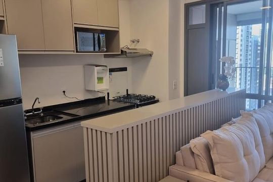 Cozinha de apartamento à venda com 2 quartos, 68m² em Itaim Bibi, São Paulo