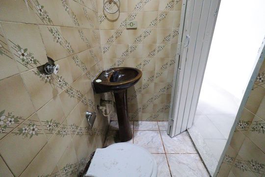 Banheiro de casa para alugar com 1 quarto, 40m² em Vila Sao Pedro, São Paulo