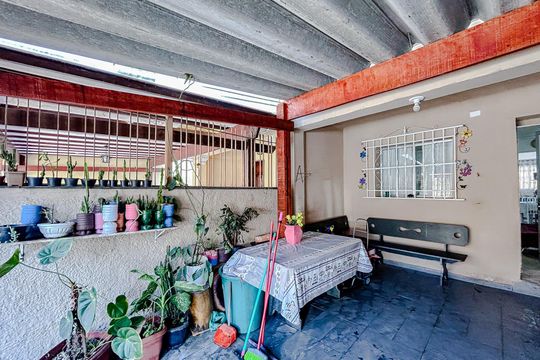 Garagem de casa à venda com 3 quartos, 120m² em Penha de França, São Paulo