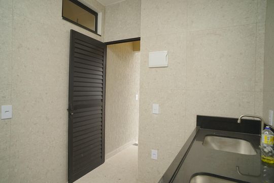 Área de Serviço de casa de condomínio para alugar com 3 quartos, 258m² em Bosque Fundo, Maricá