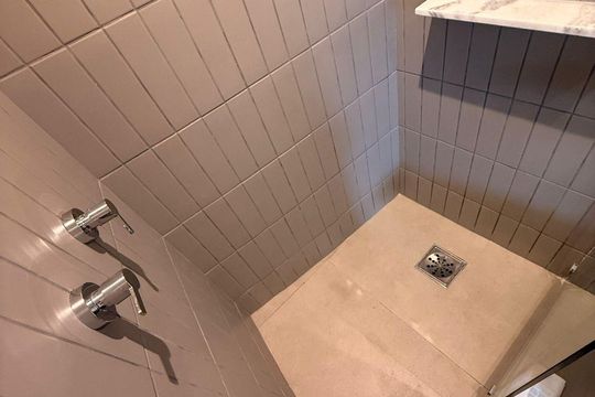 Banheiro de kitnet/studio à venda com 1 quarto, 40m² em Barra da Tijuca, Rio de Janeiro