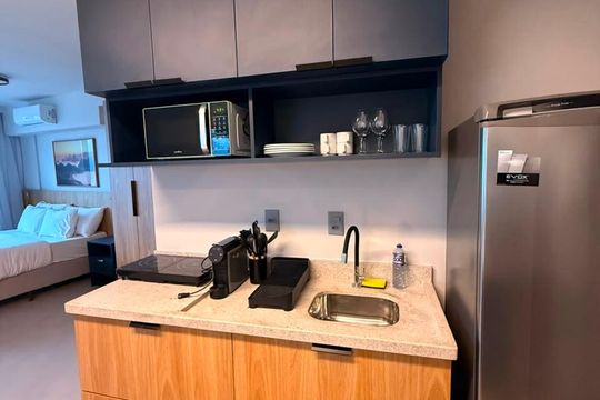 Cozinha de kitnet/studio à venda com 1 quarto, 40m² em Barra da Tijuca, Rio de Janeiro