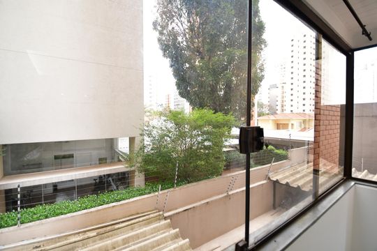 Sala - Vista de apartamento para alugar com 2 quartos, 96m² em Cambuí, Campinas