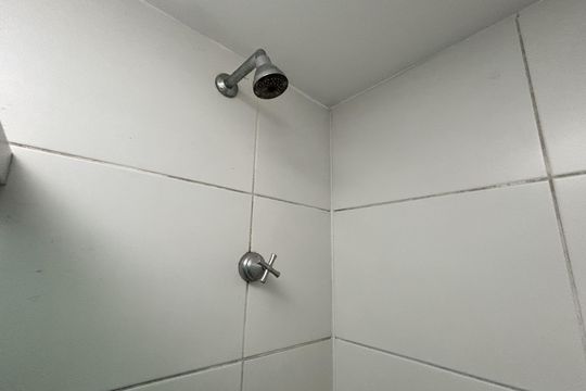 Banheiro da Suíte de apartamento à venda com 2 quartos, 63m² em Vila Valqueire, Rio de Janeiro
