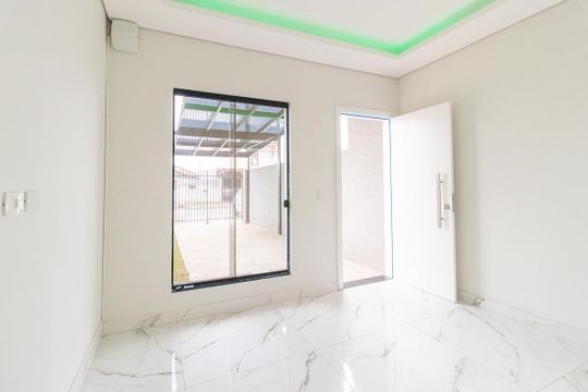 Casa para alugar com 2 quartos, 72m² em Tatuquara, Curitiba