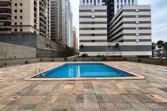 Área comum - Piscina de apartamento para alugar com 1 quarto, 56m² em Alphaville Industrial, Barueri