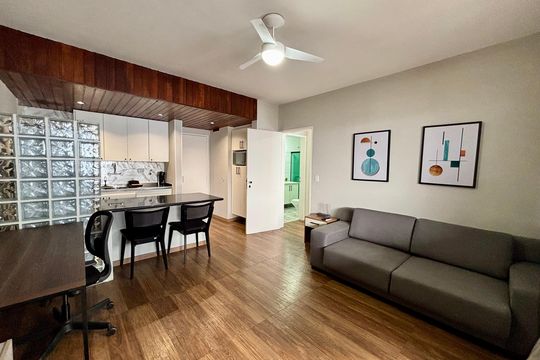 Sala de apartamento para alugar com 1 quarto, 56m² em Alphaville Industrial, Barueri