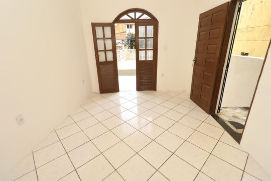 Casa para alugar com 3 quartos, 120m² em Alto do Coqueirinho, Salvador