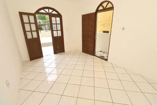 Casa para alugar com 3 quartos, 120m² em Alto do Coqueirinho, Salvador