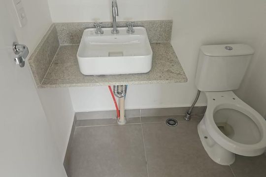 Banheiro de apartamento à venda com 1 quarto, 28m² em Vila Mariana, São Paulo