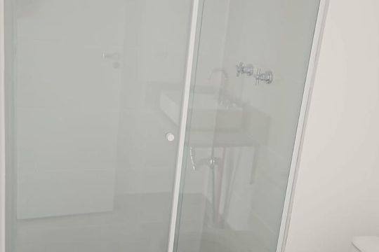 Banheiro de apartamento à venda com 1 quarto, 28m² em Vila Mariana, São Paulo