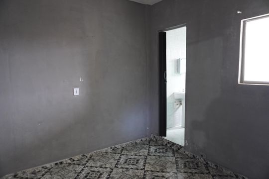 Quarto de casa para alugar com 2 quartos, 100m² em Jardim Santa Teresinha, São Paulo