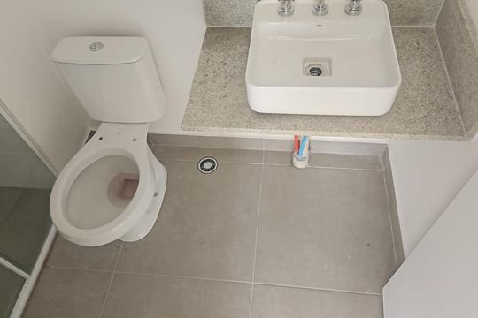 Banheiro de apartamento à venda com 1 quarto, 28m² em Vila Mariana, São Paulo
