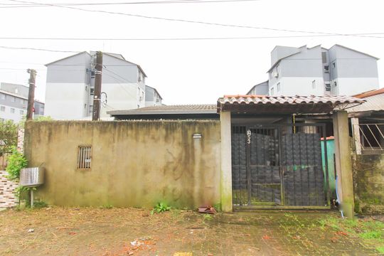 Fachada de casa à venda com 2 quartos, 106m² em Mato Grande, Canoas