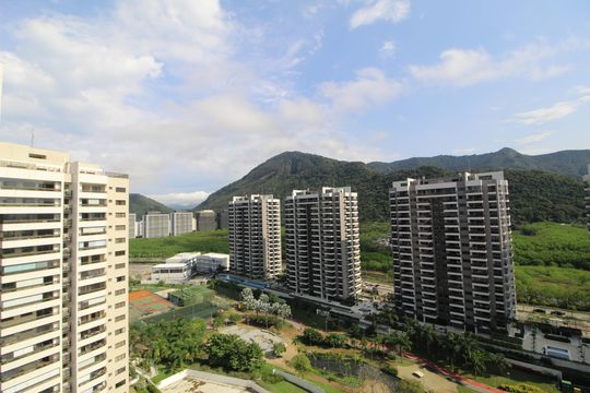 Sala - Vista de apartamento para alugar com 4 quartos, 127m² em Barra da Tijuca, Rio de Janeiro