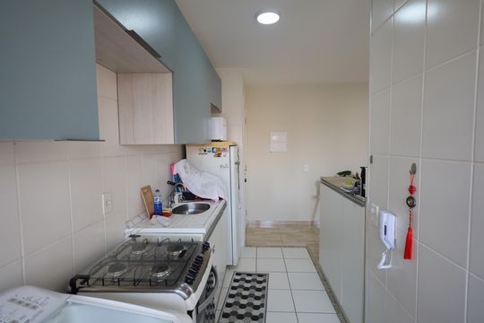 Cozinha e Área de Serviço de apartamento à venda com 2 quartos, 49m² em Conceicao, Osasco