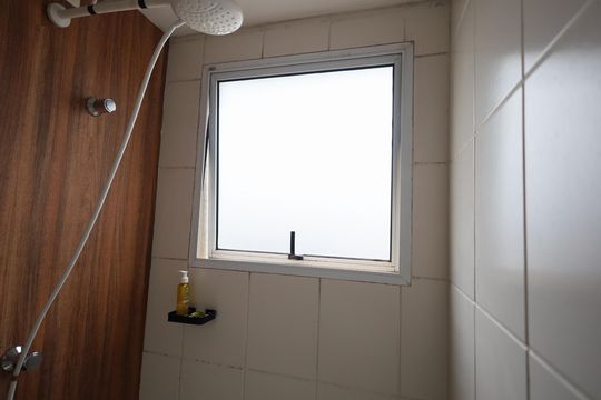 Banheiro de apartamento à venda com 2 quartos, 49m² em Conceicao, Osasco