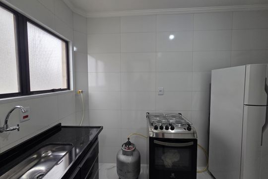 Cozinha de apartamento para alugar com 1 quarto, 51m² em Aviação, Praia Grande