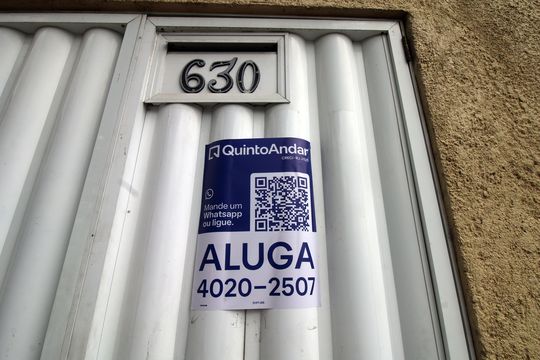 Placa de kitnet/studio para alugar com 1 quarto, 32m² em Cordovil, Rio de Janeiro