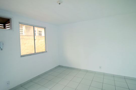 Sala/Quarto de kitnet/studio para alugar com 1 quarto, 32m² em Cordovil, Rio de Janeiro