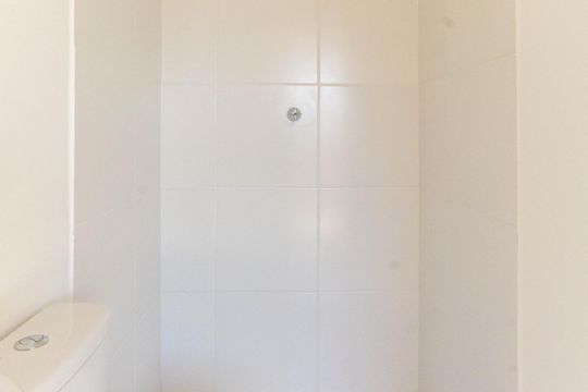 Banheiro de kitnet/studio à venda com 1 quarto, 17m² em Vila Aricanduva, São Paulo