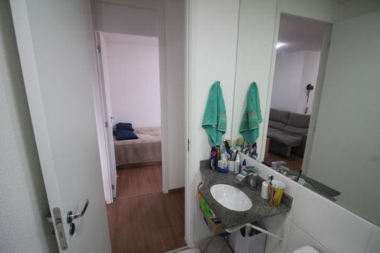 Banheiro de apartamento à venda com 2 quartos, 52m² em Diamante, Belo Horizonte