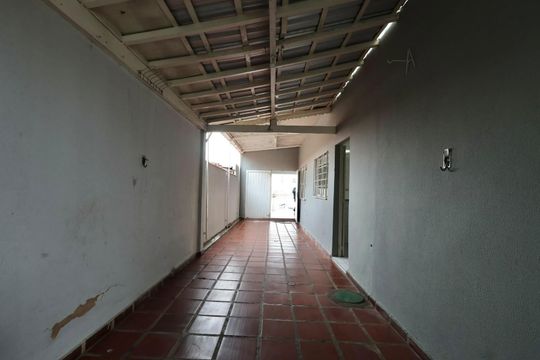Garagem de casa à venda com 3 quartos, 321m² em Vila Lemos, Campinas