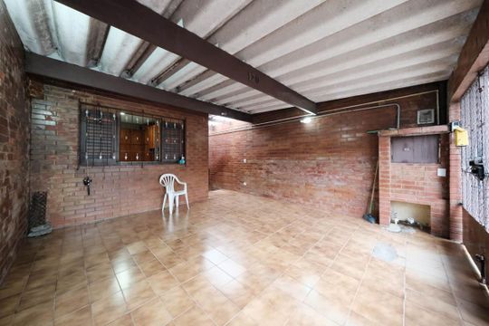 Garagem de casa à venda com 2 quartos, 143m² em Jardim Santa Maria, São Paulo