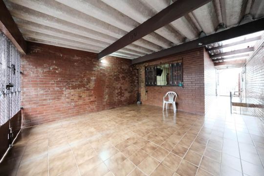 Garagem de casa à venda com 2 quartos, 143m² em Jardim Santa Maria, São Paulo