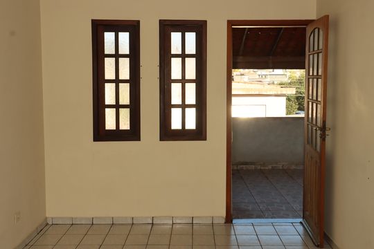 Casa para alugar com 2 quartos, 70m² em Vila Ester, São Paulo