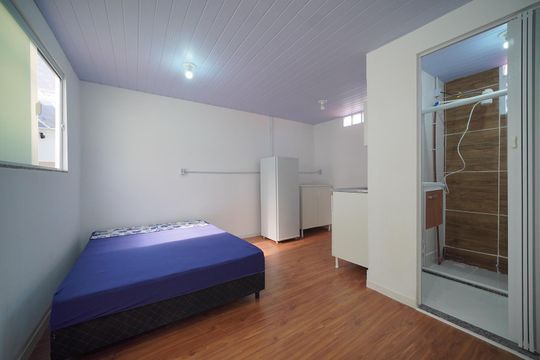 Sala/Cozinha de kitnet/studio para alugar com 1 quarto, 18m² em Jardim Cidade de Florianopolis, São José