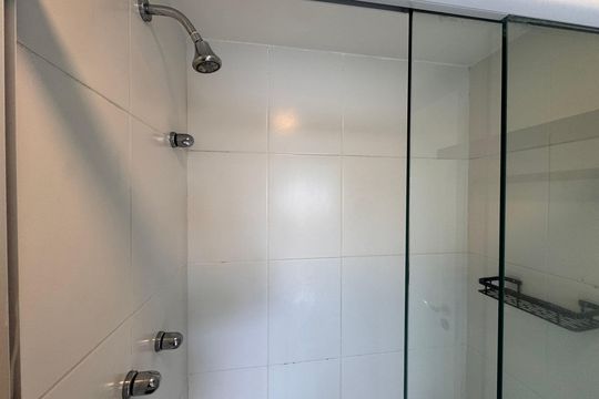 Banheiro da Suíte de apartamento para alugar com 2 quartos, 78m² em Recreio dos Bandeirantes, Rio de Janeiro