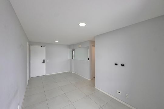 Sala de apartamento para alugar com 2 quartos, 78m² em Recreio dos Bandeirantes, Rio de Janeiro