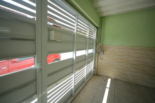 Garagem  de casa para alugar com 3 quartos, 127m² em Conjunto Residencial Pombeva, São Bernardo do Campo