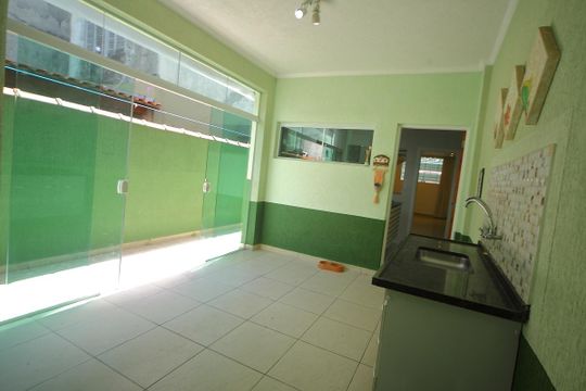 Área de serviço/ Quintal  de casa para alugar com 3 quartos, 127m² em Conjunto Residencial Pombeva, São Bernardo do Campo