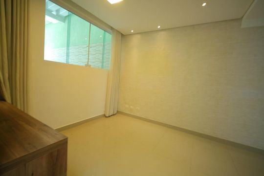 Sala de casa para alugar com 3 quartos, 127m² em Conjunto Residencial Pombeva, São Bernardo do Campo