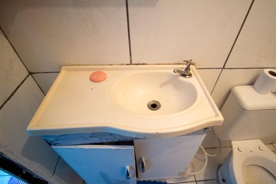 Banheiro de casa para alugar com 2 quartos, 50m² em Jardim Santa Marina, Sorocaba
